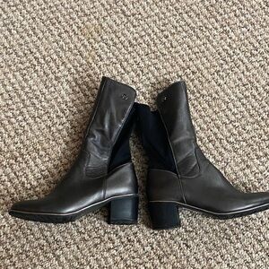 Elegant Black Heeled Boots